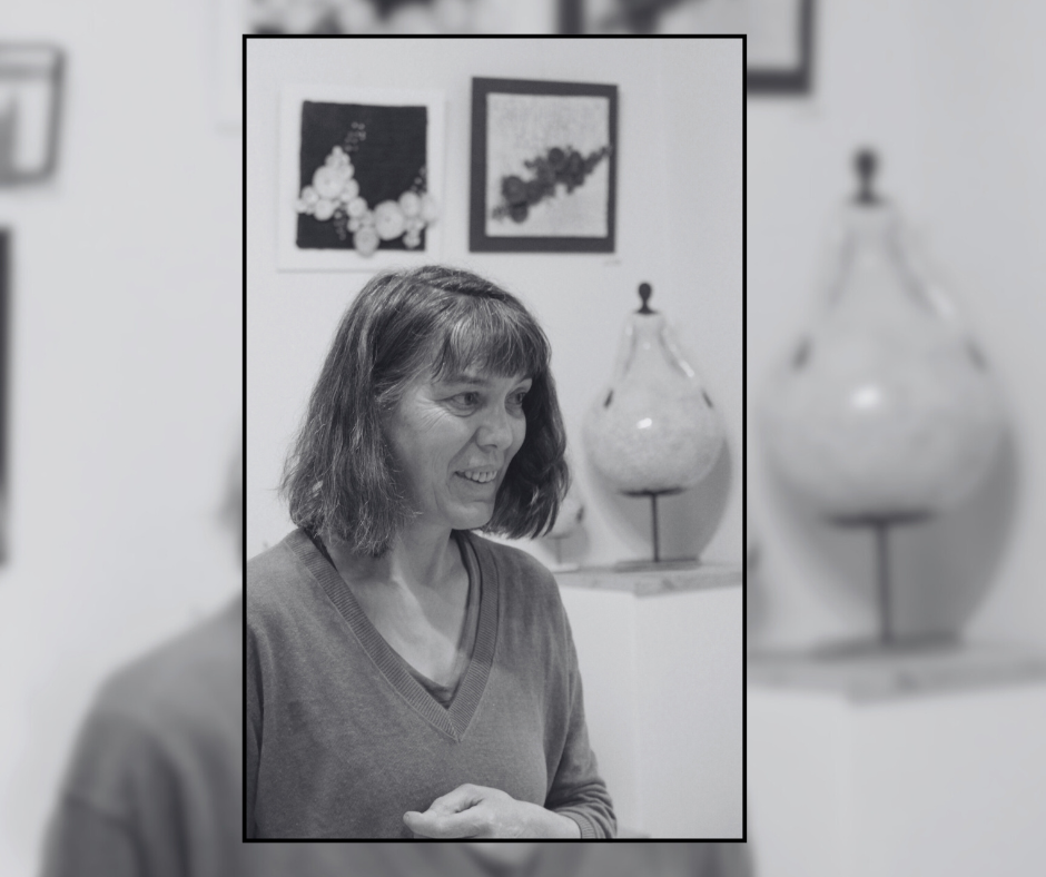 Publication Facebook mettant en avant les créations en céramique de l'Atelier de la Terre Ronde, avec des images de poteries artisanales en Lozère, Aveyron, Mende et Cantal.
